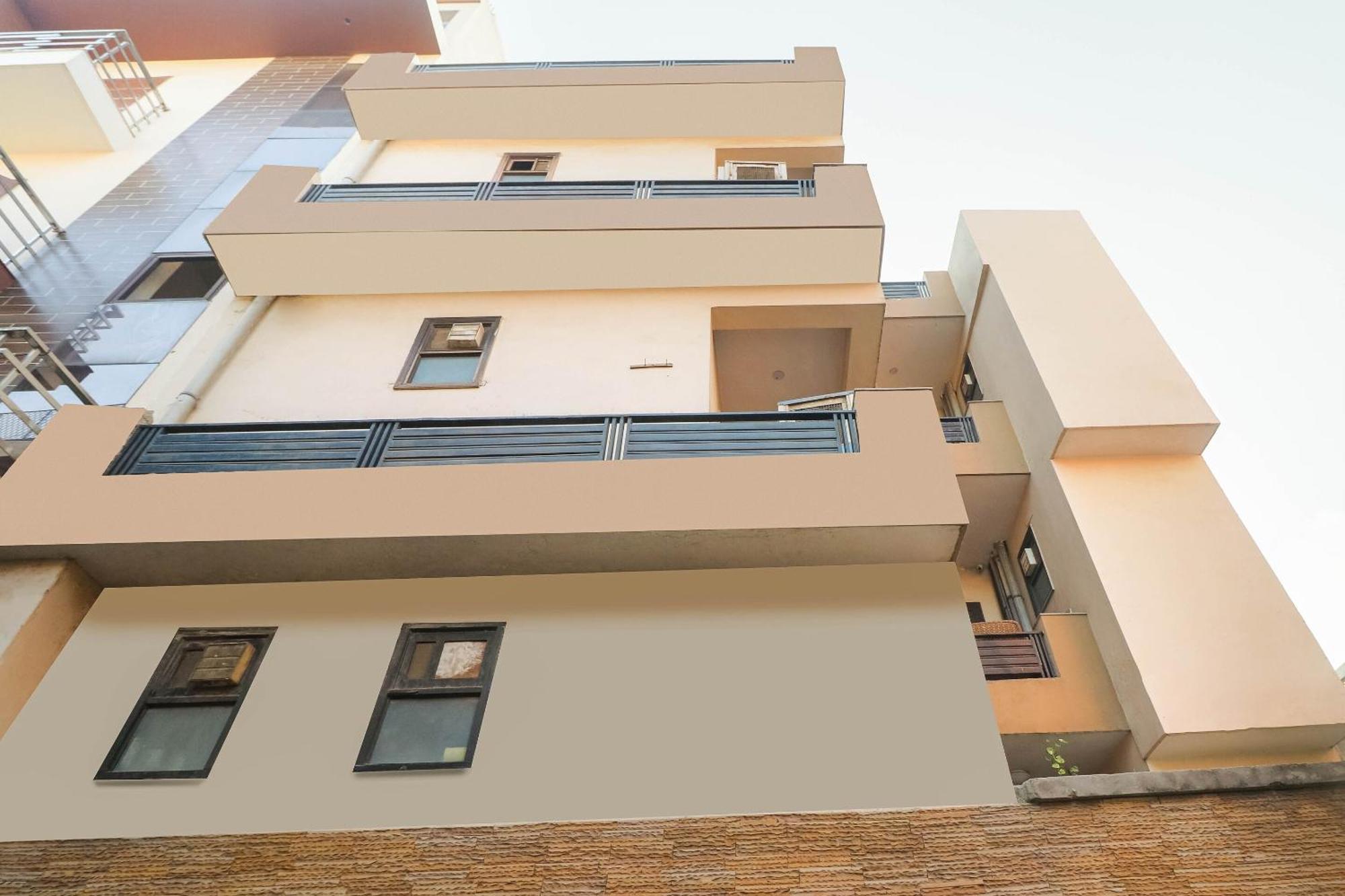 Spot On Hotel Grace Near Star Mall Gurgaon Exterior foto