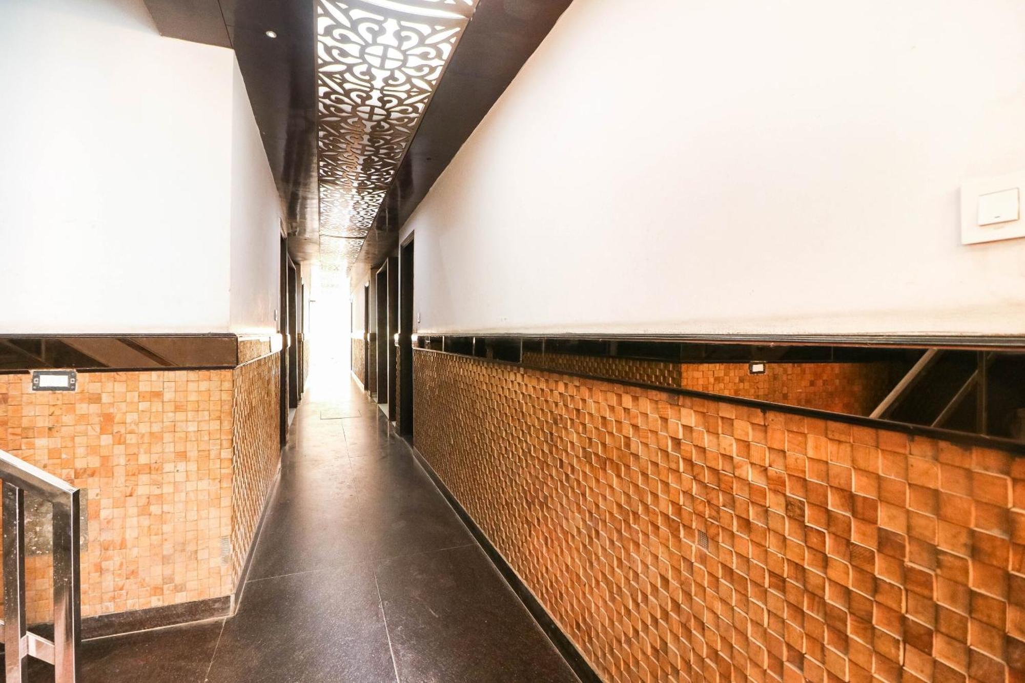 Spot On Hotel Grace Near Star Mall Gurgaon Exterior foto